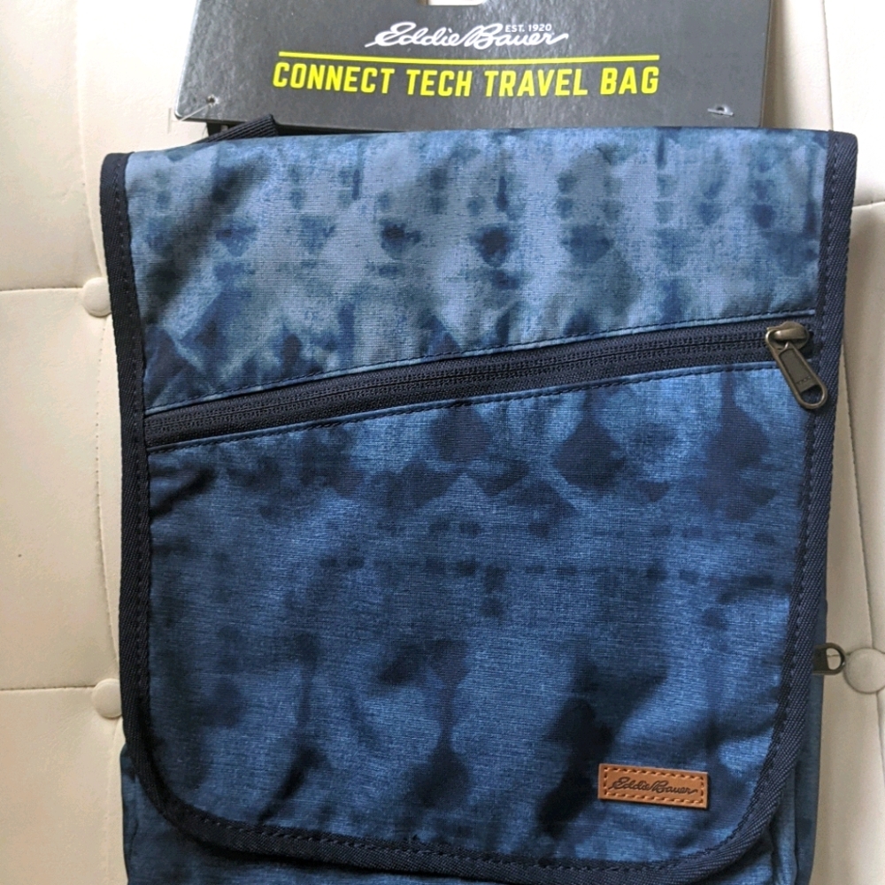 NWT Eddie Bauer Connect Tech Travel Bag